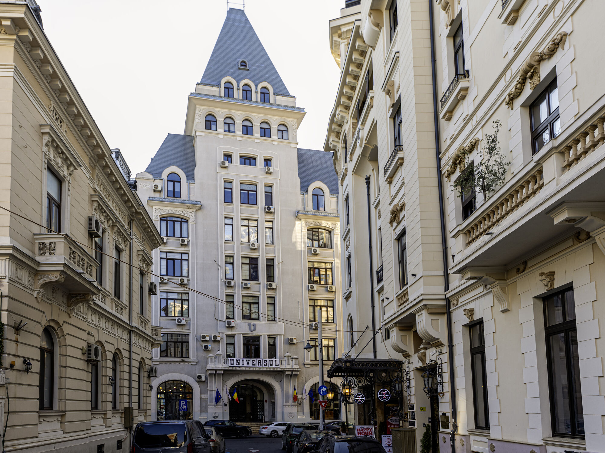 Universul Palace — main facade